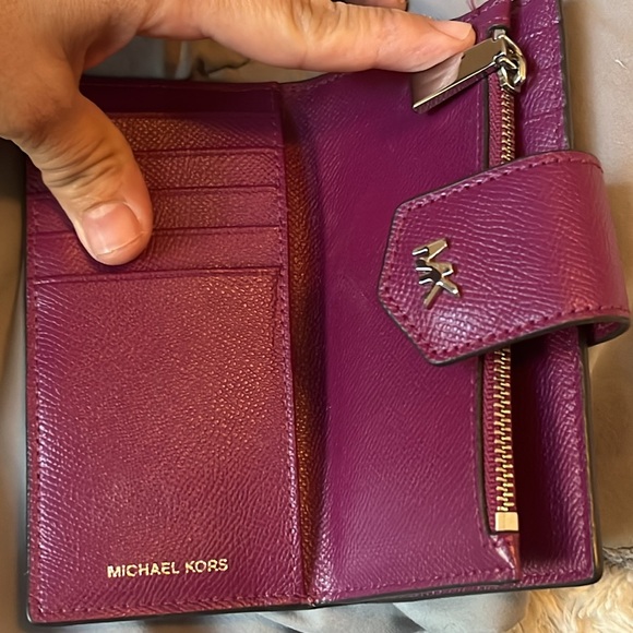 Michael Kors magenta pink color Saffiano leather wallet GUC - Picture 7 of 9